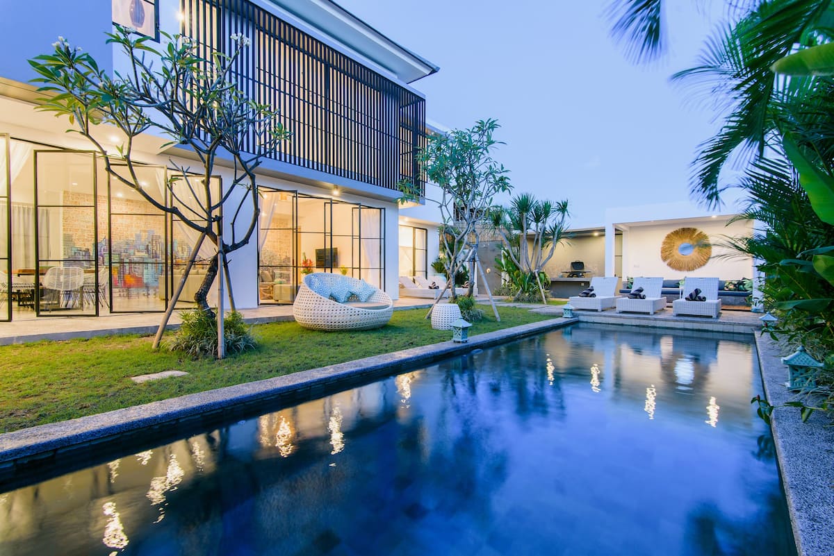 Luxury 4 Bedroom Villa for Rent in Berawa Canggu | Designer Villa Near the Beach