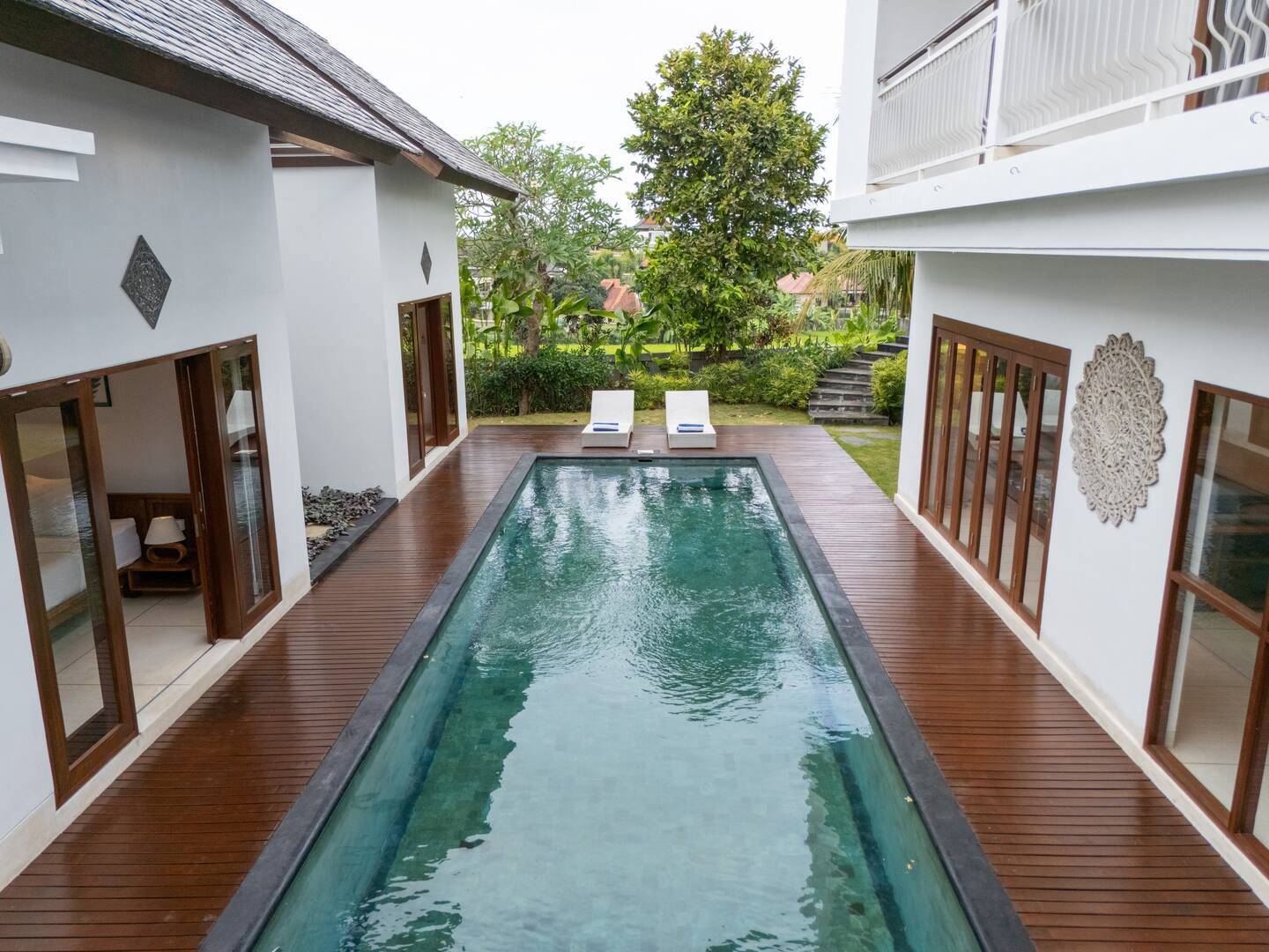 Luxury 5 Bedroom Villa for Rent in Pererenan Bali with Rice Field View