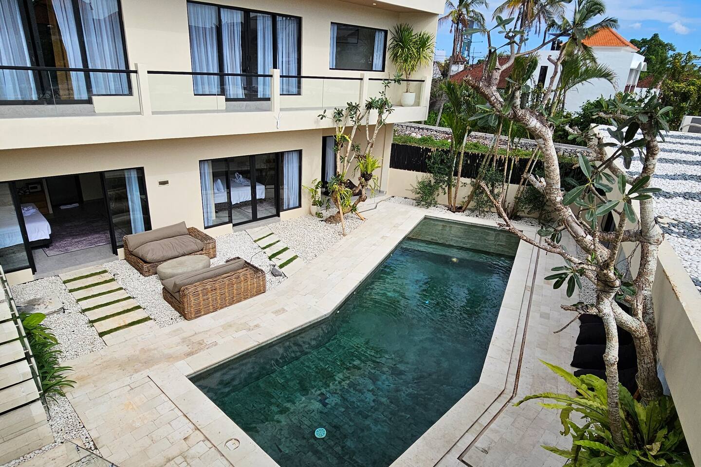 Luxury 5 Bedroom Villa for Monthly & Yearly Rent in Canggu, Bali
